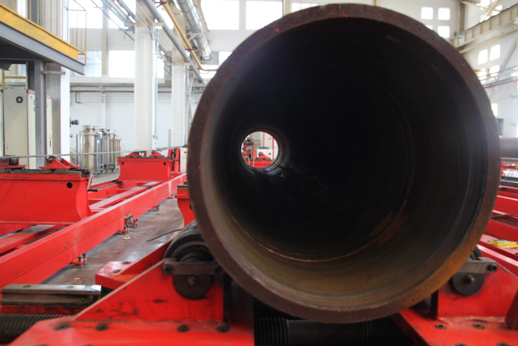 Weld overlay technology process on industrial pipe