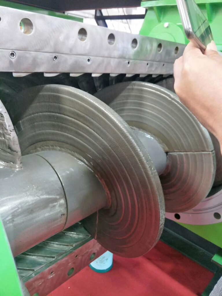 Plasma-coated reinforced wear-resistant propeller blades