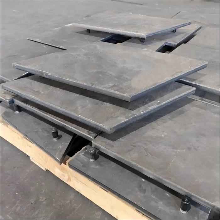 Smooth, Weld-Bead-Free Wear Plate for Mining Chutes: A Practical Solution to Material Build-Up